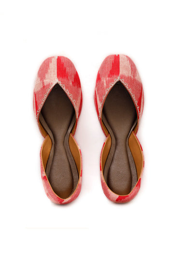 Pink Ikkat Cruelty Free Leather Juttis